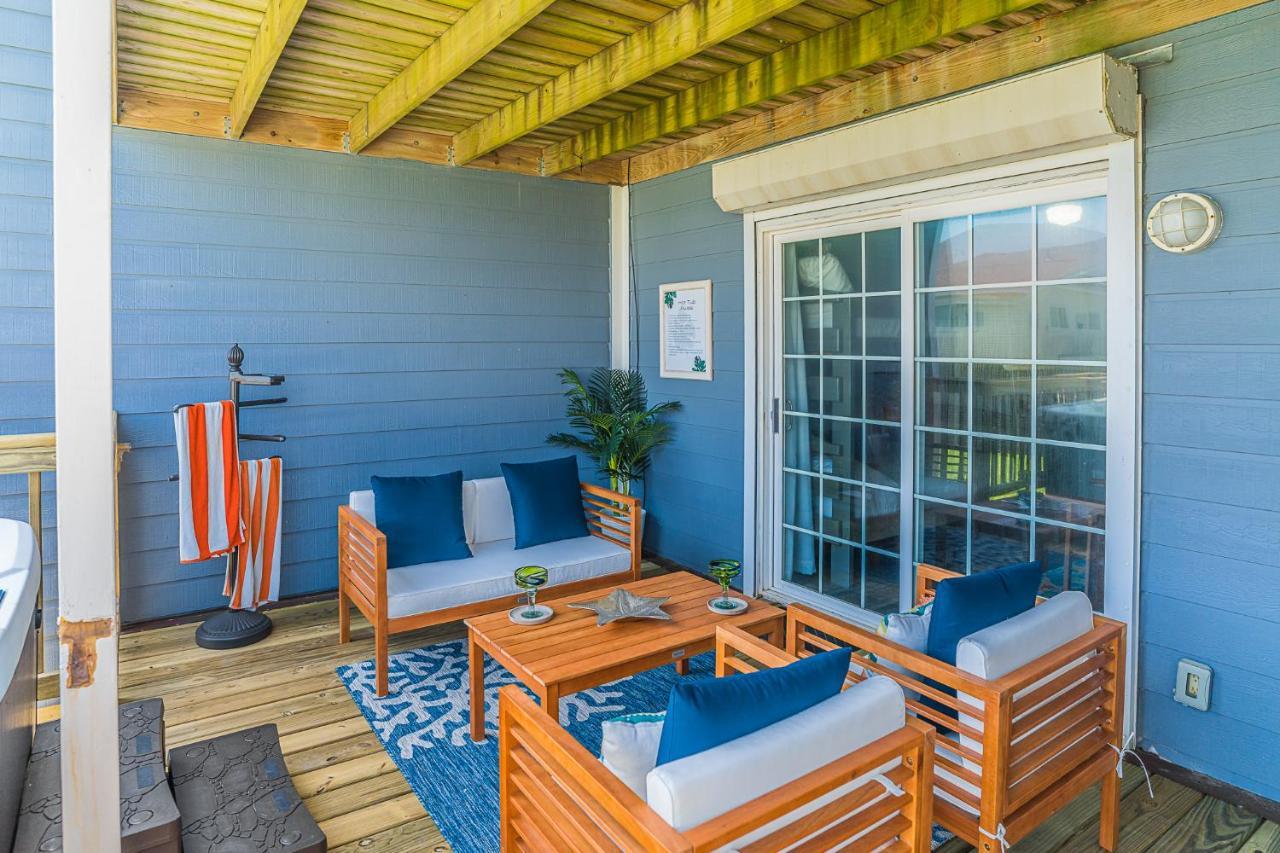 Hot Tub - Ocean Views - Steps To Private Beach - Quiet Location غالفيستون، تكساس المظهر الخارجي الصورة