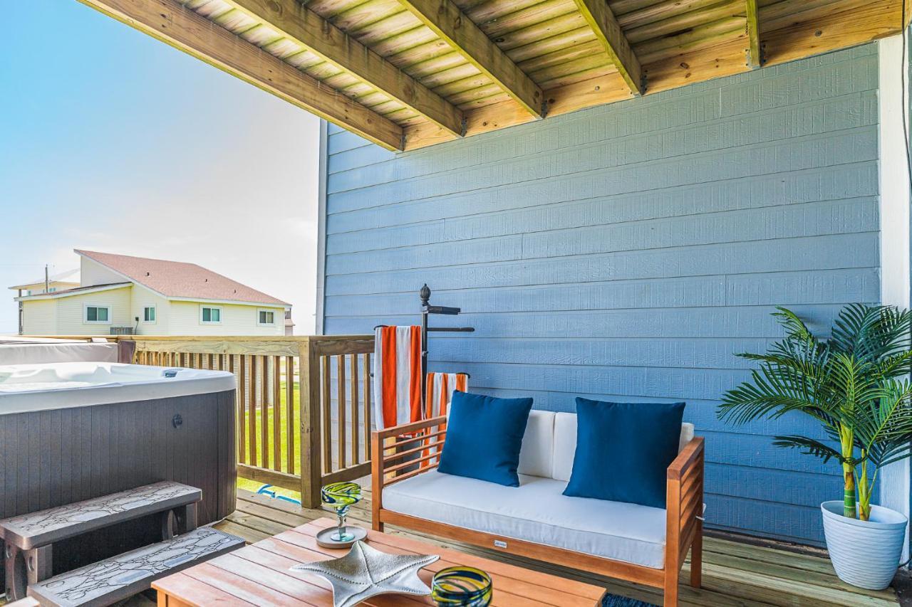 Hot Tub - Ocean Views - Steps To Private Beach - Quiet Location غالفيستون، تكساس المظهر الخارجي الصورة